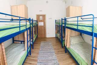 Хостелы Etno Hostel Львов Кровать в общем 8-местном номере для мужчин и женщин-10